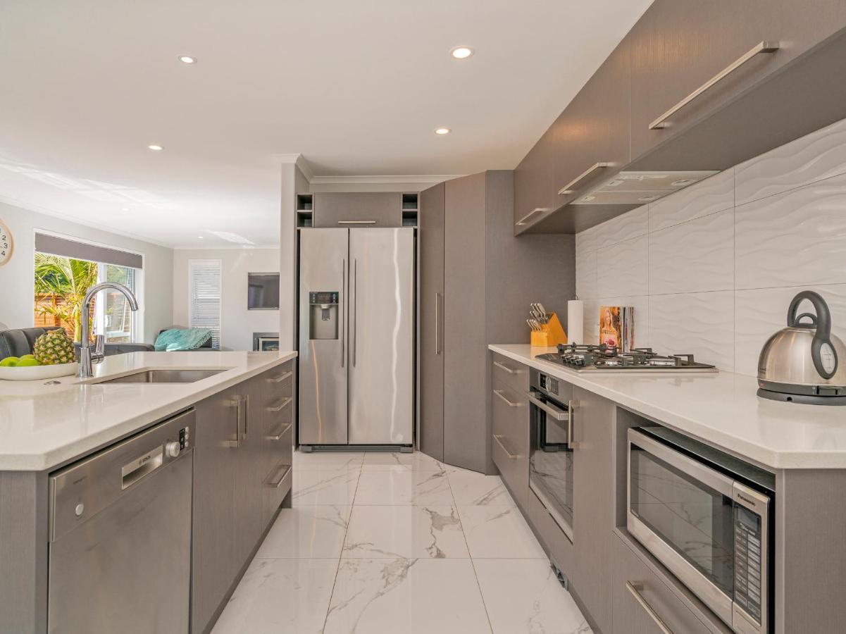 Modern Beach Pad - Whitianga Holiday Home Bagian luar foto