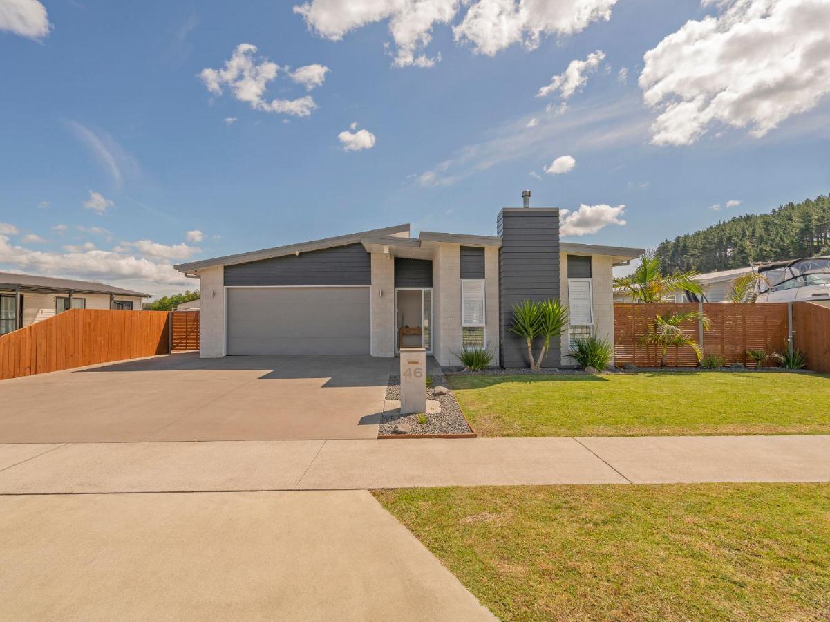 Modern Beach Pad - Whitianga Holiday Home Bagian luar foto
